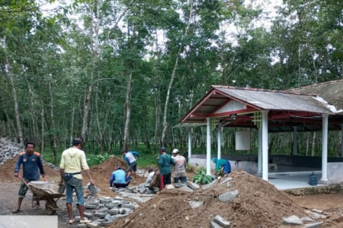 PT BSI Bantu Pembangunan Infrastruktur dan Dorong Perekonomian Warga Desa Kandangan