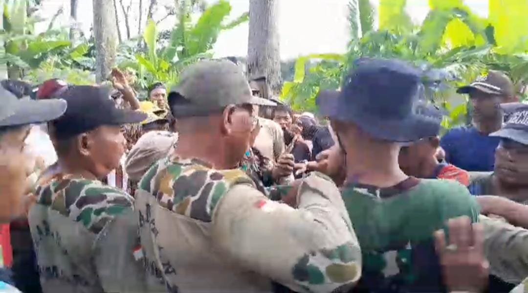 Kembali Bersitegang, Keamanan PT Bumisari dan Warga Saling Dorong
