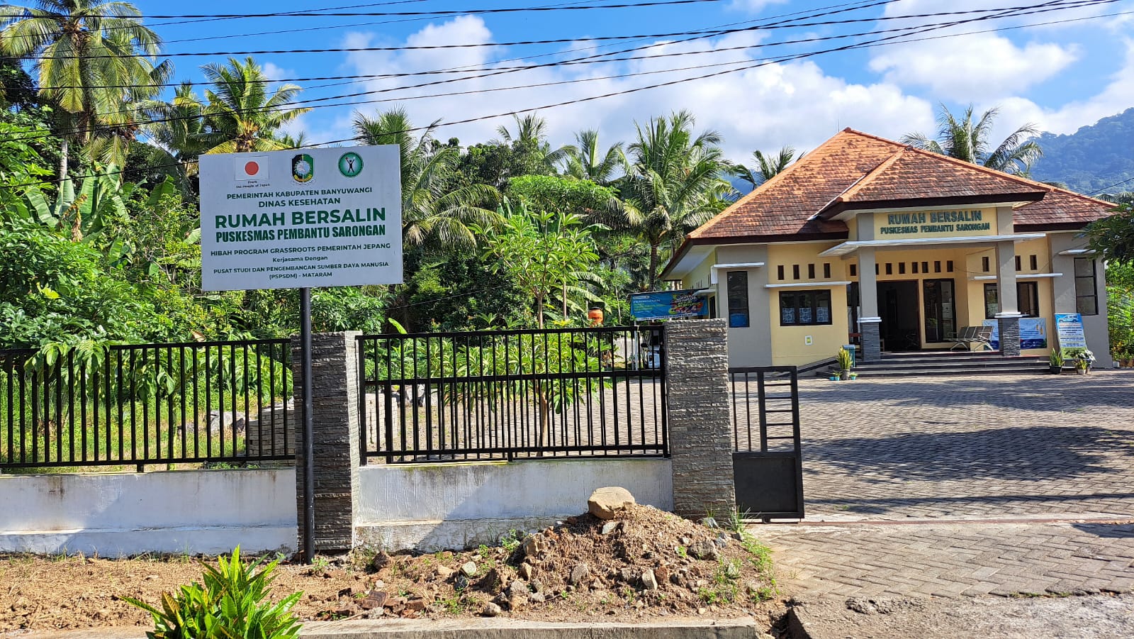 Rutin Dapat Pemeriksaan Bidan, Ibu-Bayi Lahir Sehat di Depan RB Sarongan