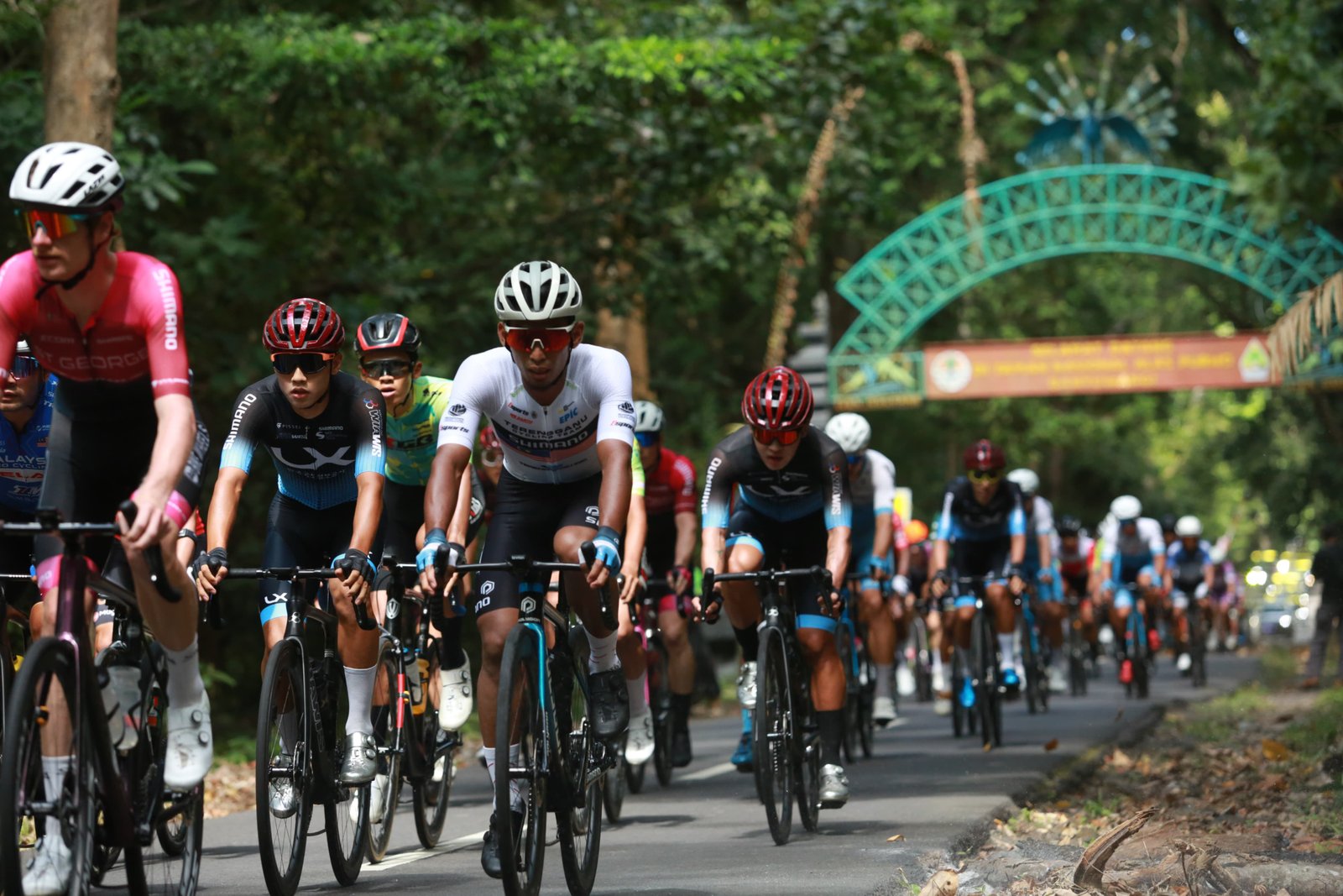 Etape Dua TdBI, Pembalap Susuri Cagar Biosfer Dunia di Alas Purwo Banyuwangi