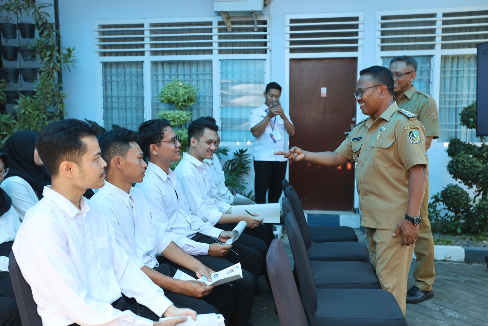 Tinjau Ujian SKD CPNS Hari Terakhir, Sugirah Semangati Para Peserta