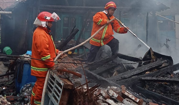 Rumah Ludes Dilalap Api, Warga di Banyuwangi Rugi Ratusan Juta