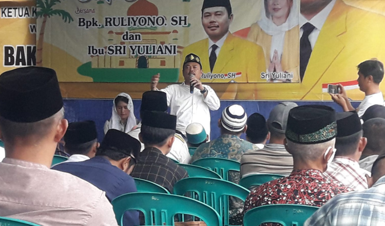 Ketua Golkar Banyuwangi Sempatkan Buka Puasa Bersama Tetangga dan Yatim Piatu