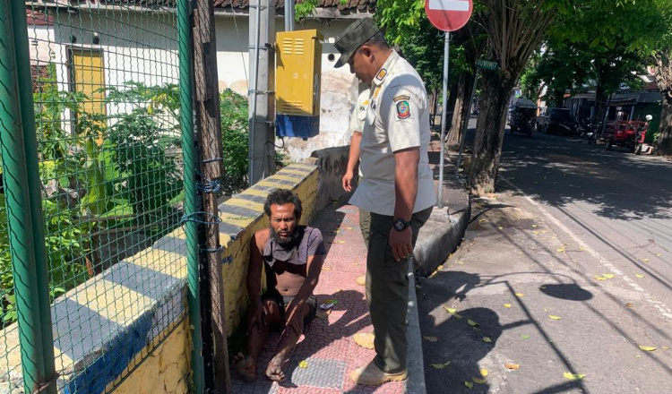 Satpol PP Banyuwangi Tangani Puluhan ODGJ