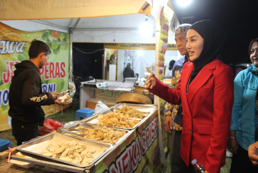 Bacaleg Cantik PDI Perjuangan Dorong Kemajuan UMKM Banyuwangi 