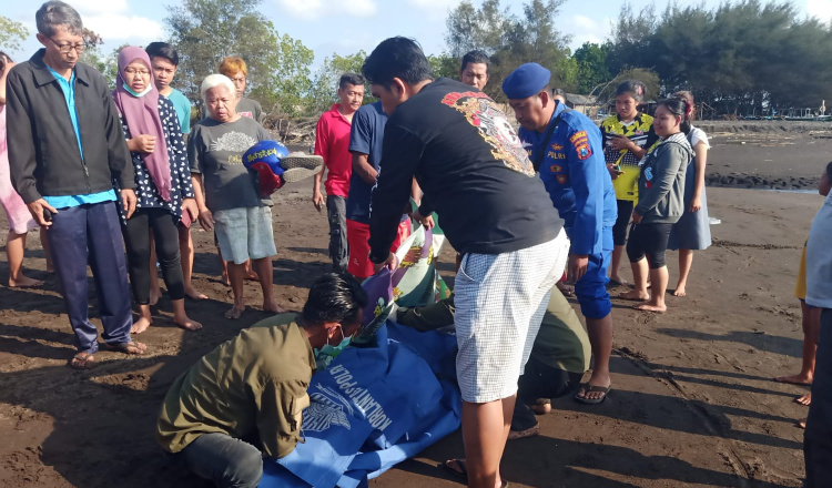 Lansia Dilaporkan Hilang Ditemukan Tewas di Pinggiran Pantai Sobo Banyuwangi 