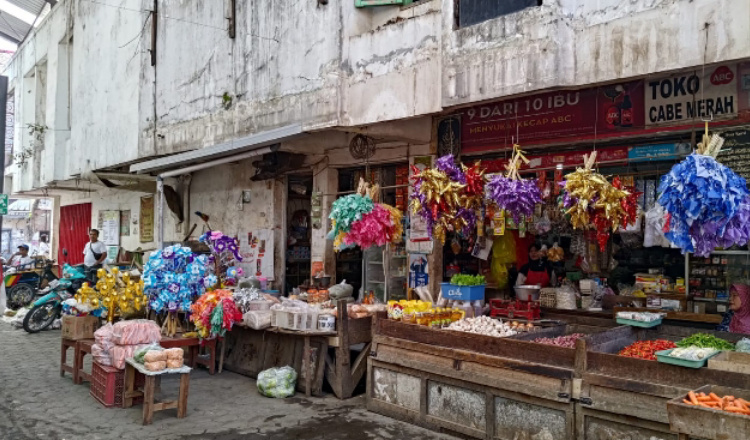 Berkah Maulid Nabi, Penjual Bungkus Telur Hias di Banyuwangi Banjir Pembeli