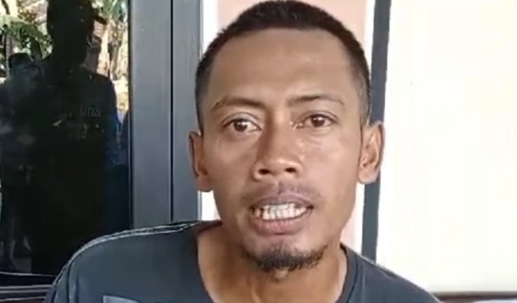 Geram Tak Kunjung Ada Perbaikan, Jalan Rusak di Tulungrejo Banyuwangi Ditanami Pohon Pisang