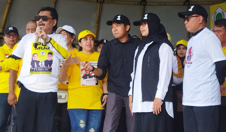 Senam Bareng Golkar, Ruliyono Ajak Warga Menangkan Ipuk-Mujiono demi Keberlanjutan Pembangunan